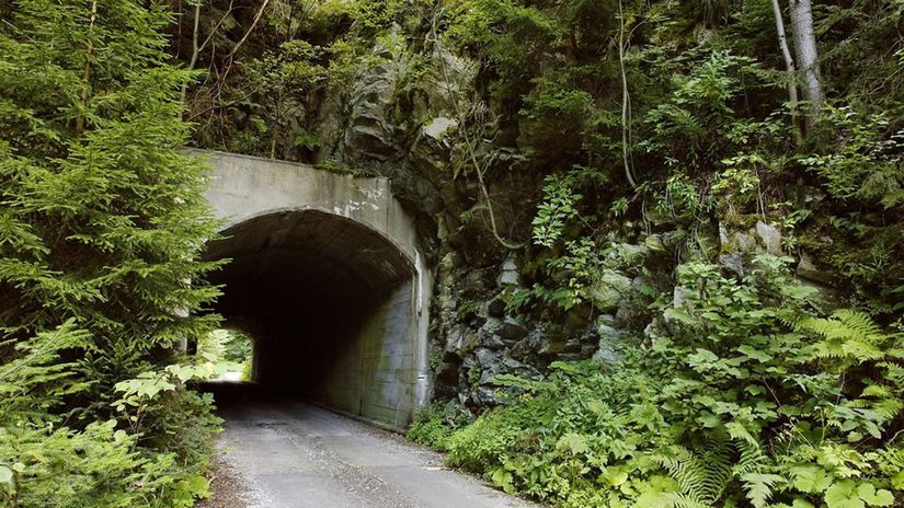 Tunel ktory nema obdoby v strednej europe Vzacna pamiatka z roku 1928 pritahuje tisice turistov