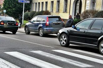 Velka zmena na priechodoch Brzdime uz pri bliziacom sa chodcovi