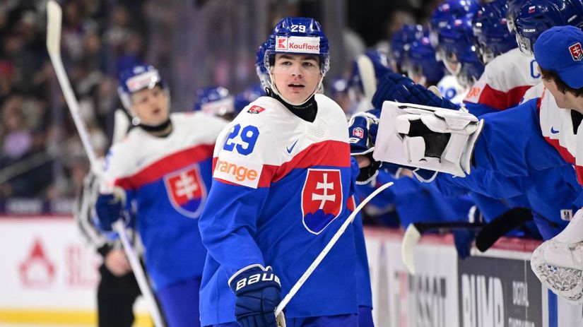 Zlaty strelec z finale moze nasledovat legendarneho Hossu O dalsieho sikovneho Slovaka ma zaujem aj Montreal ktory ma Slafkovskeho