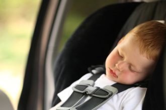 rozpalene auto sa stalo pascou rodic zabudol batola na parkovisku chlapec zomrel