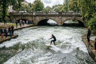 zazrak v srdci vnutrozemskho mesta legendarna surferska vlna na rieke zahadne zmizla po mesiacoch sa hlasi o velky navrat