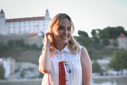 zo serilov priamo do politickho boja znma slovensk hereka sa chce sta poslankyou v petralke
