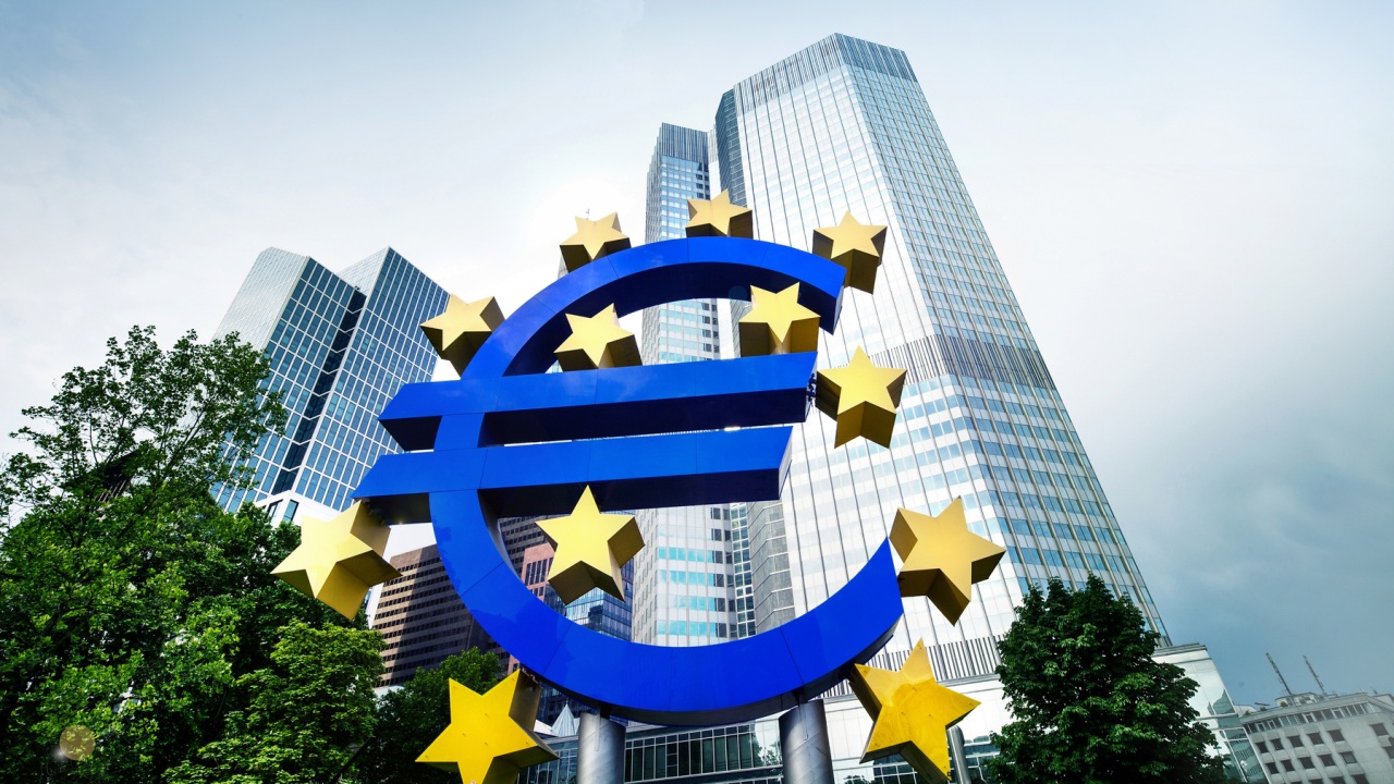 Banky obmedzili poskytovanie uverov menej ludi dostane poicku ECB varuje pred dalsim prisnenim ekonomika spravy