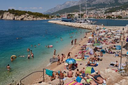 Chorvatsko celi problemu ktory turisti na dovolenke nezaznamenavaju Domacim sa sezona zacina vymyka z ruk