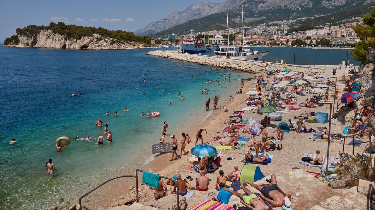 Chorvatsko celi problemu ktory turisti na dovolenke nezaznamenavaju Domacim sa sezona zacina vymyka z ruk