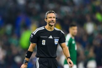 Najvacsia chyba mojho zivota Sedel pri stole ke do miestnosti vtrhla policia Karieru mu takmer znicilo pozvanie na chatu MS 2026 Futbal Sportweb