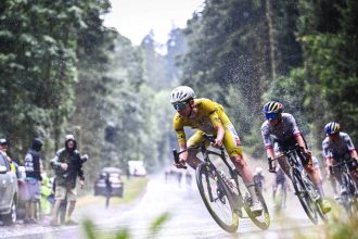 Neskutocny Pogacar premenil aj 14 etapu na predstavenie jedneho muza Jeho naskok je obrovsky Cyklistika Sportweb