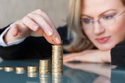 Slovenska ekonomika sa nadychla Firmy veria v lepsie casy ludia zostavaju skepticki ekonomika spravy