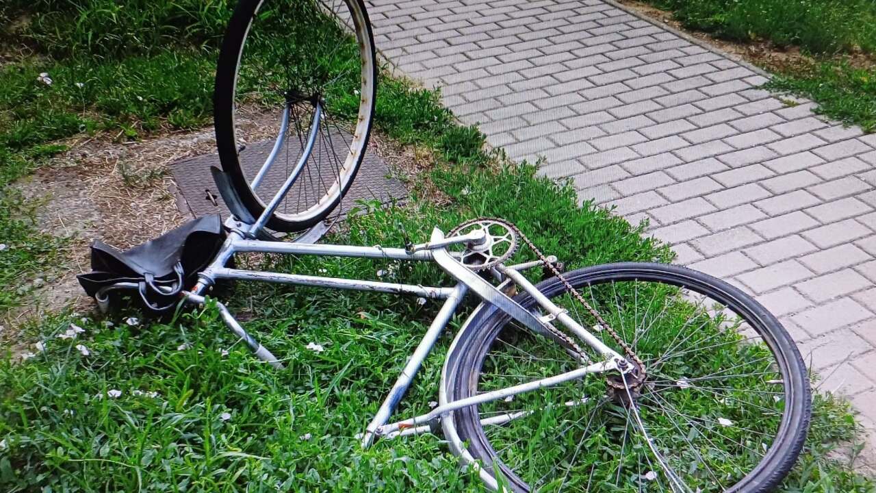 Tragicka nehoda vo Velkch Kostoanoch Seniorka na bicykli zomrela v nemocnici Regiony Spravy