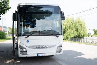 Velke zmeny v doprave v jednej casti Slovenska Regionalne autobusy budu premavat castejsie Niektore budu jazdit kazdych 30 alebo 60 minut Ako vybavit Uzitosna pravda