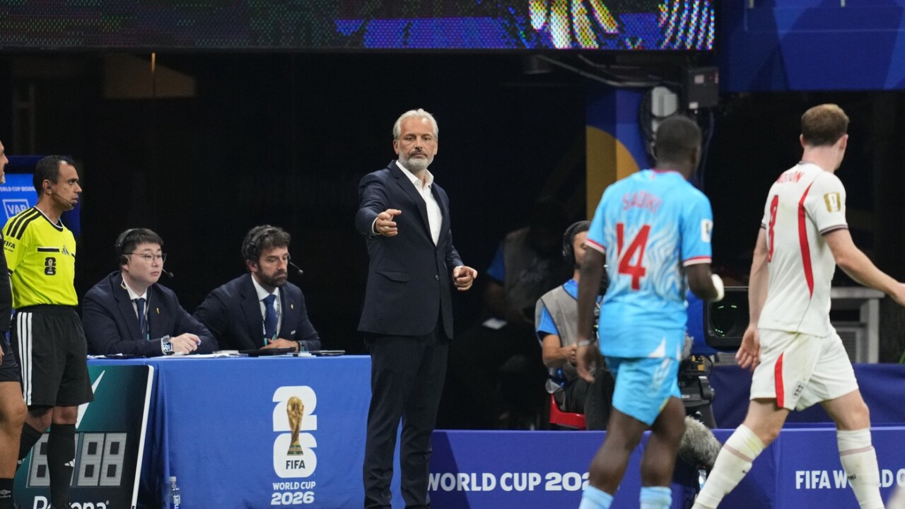 tragedia po bolestivom vyradeni z ms hovorca oznamil na tlacovej konferencii smrt trenerovho otca ms 2026 futbal sportweb