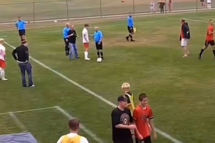 Brutalita na travniku Kopanec do zatylku a pat udera do hlavy Fanusikovia ziadaju dozivotny zakaz Ostatne Futbal Sportweb