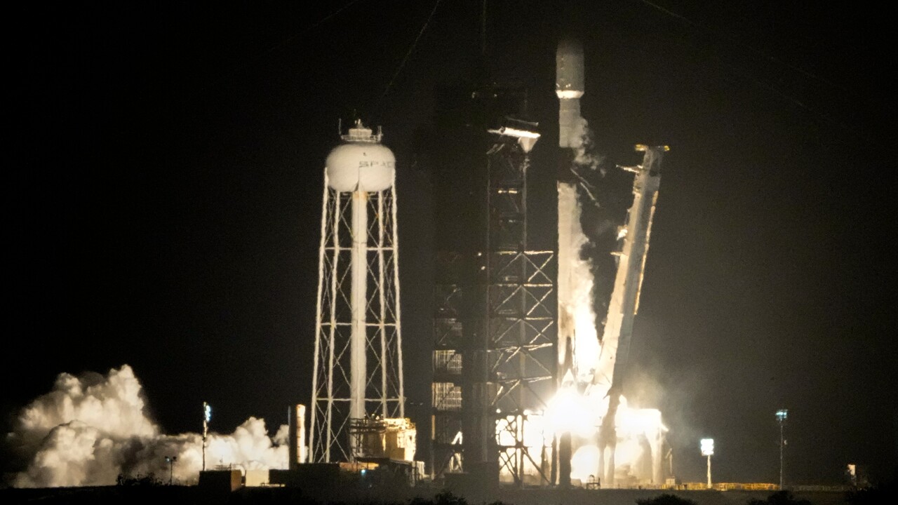 Expert o naraze rakety Nikto to neplanoval Ak chceme ist na Mars najprv sa musime naucit zit na Mesiaci rozhovor