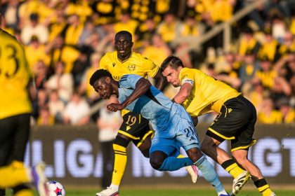 Koho to zase kupil Kmotrik Stacilo 28 minut a z neznamemu Camaru sa stal hrdina Europske pohare Futbal Sportweb