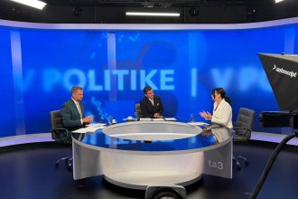 Sasko obhajoval Sutaja Estok v pripade radarov Jurik z PS tvrdi ze maju dalsie dokazy Minister vnitra sa este zapot