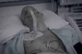 Smrt v salke caju PoloniumRozzerviloLitvinenkaZvnutra OtravuSpredTakmer20RokovMoholSchvalitSamPutin