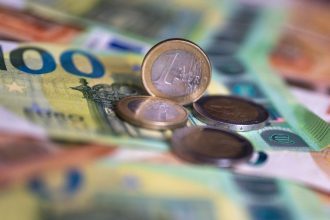 koniec transakcnej dane firmy je vitany odbornik vsak tvrdi ze to nie je vitazstvo otazkou zostava nahrada za stovky milionov